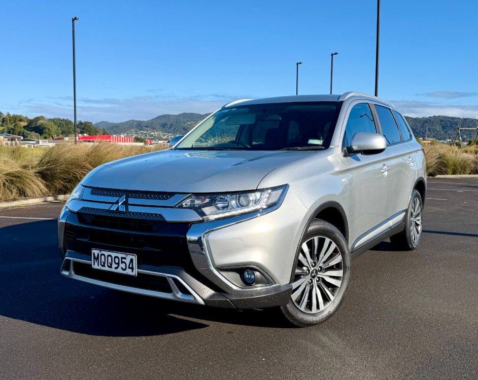 2020 Mitsubishi Outlander LS 2.4P/4WD/CVT – photo 2
