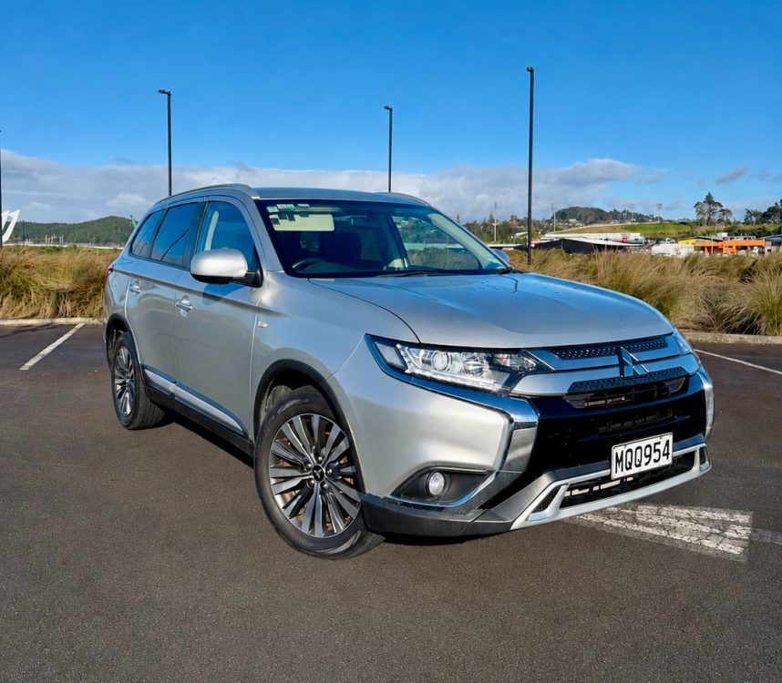 2020 Mitsubishi Outlander LS 2.4P/4WD/CVT – photo 1