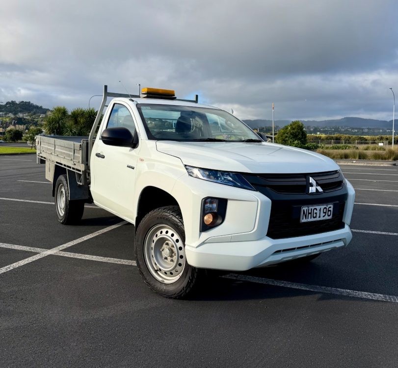 2021 Mitsubishi Triton SC C GLX 4WD 6AT 2.4 – photo 1